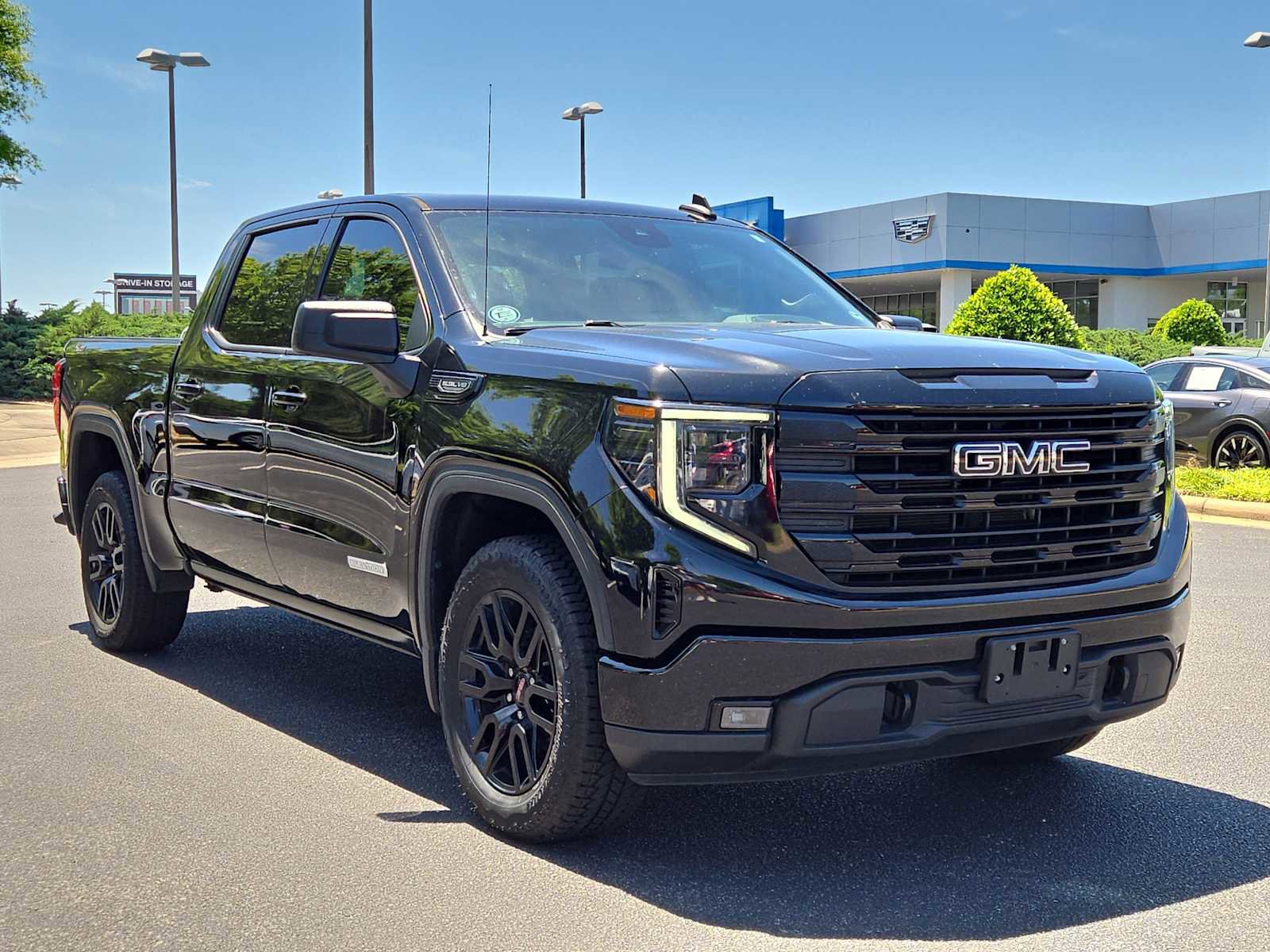 Used 2022 GMC Sierra 1500 Elevation w/ LPO, Elevation Black Package AWD/4WD image 1