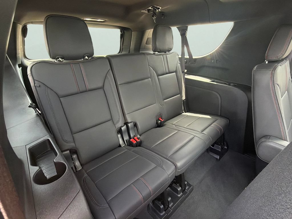 Certified 2025 Chevrolet Suburban RST w/ Comfort Package AWD/4WD image 36