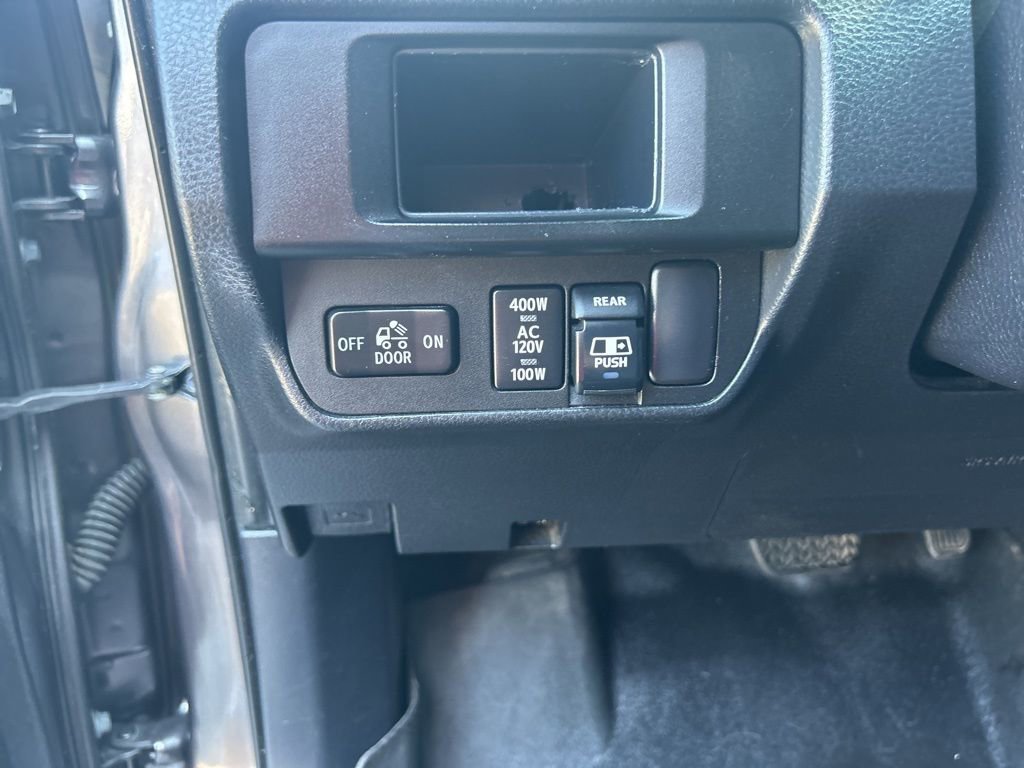 Used 2017 Toyota Tacoma Limited image 14