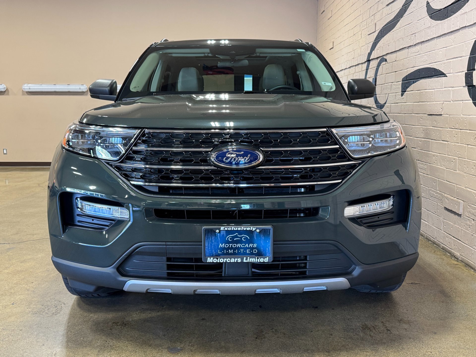 Used 2023 Ford Explorer XLT w/ Equipment Group 202A image 9