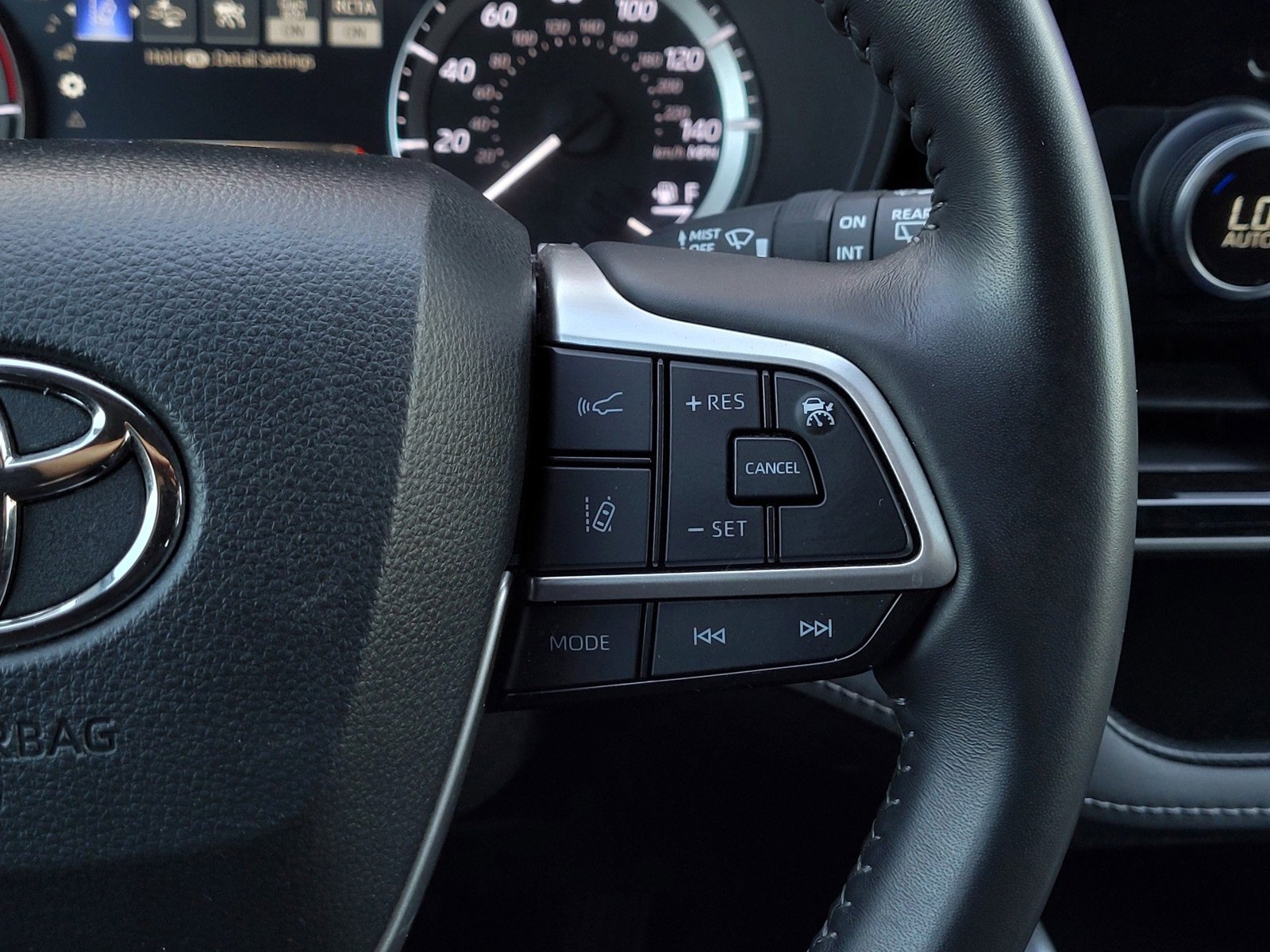 Certified 2024 Toyota Highlander LE image 21