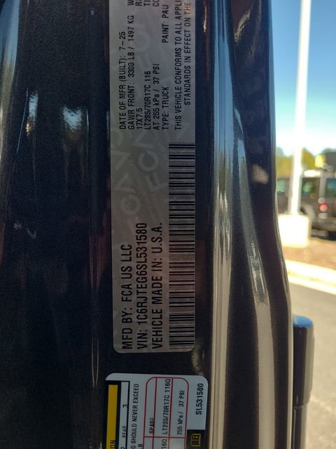 New 2025 Jeep Gladiator Mojave image 26