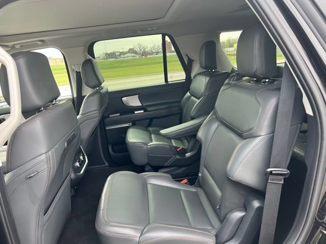 Used 2025 Ford Expedition Active AWD/4WD image 11