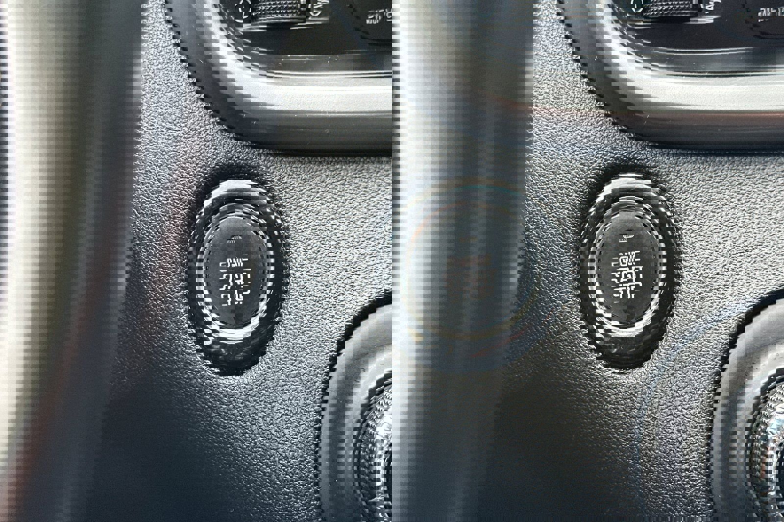 Used 2020 Kia Sorento S image 26