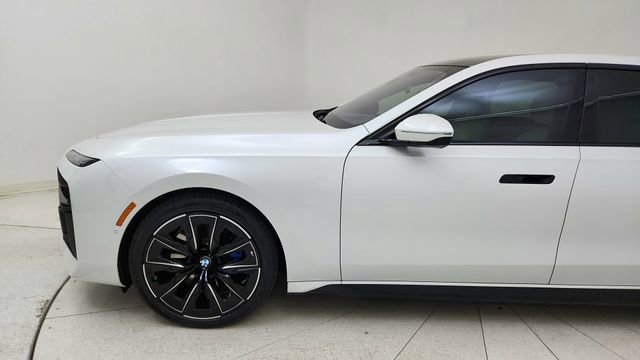 Used 2023 BMW i7 xDrive60 w/ Executive Package 2 image 9
