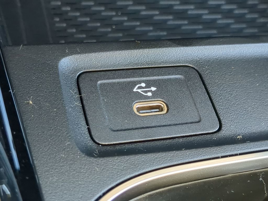 Used 2025 Mercedes-Benz GLA 250 image 9