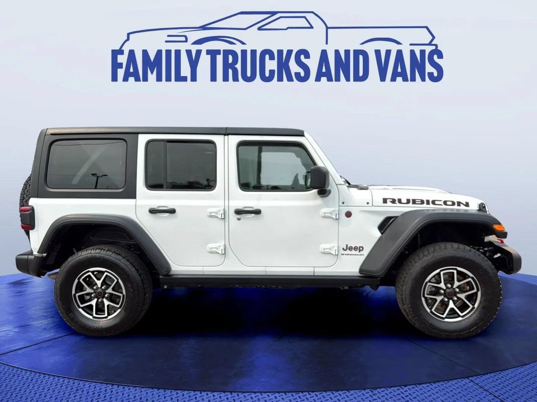 Used 2024 Jeep Wrangler Unlimited Rubicon AWD/4WD image 6
