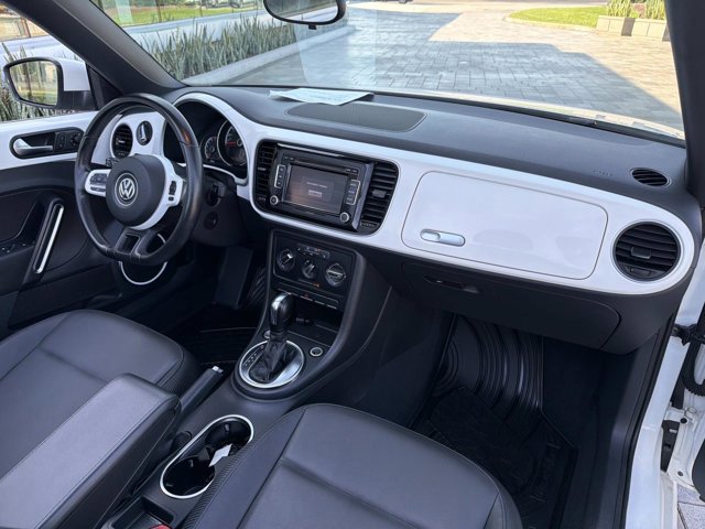 Used 2014 Volkswagen Beetle 2.5 FWD image 17