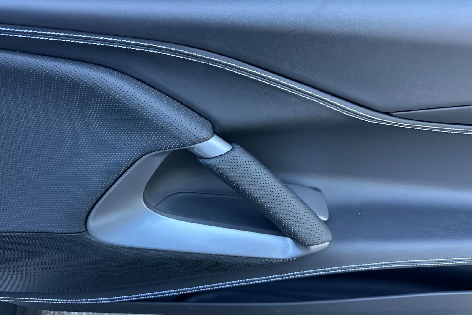 Used 2018 Ferrari 812 Superfast RWD image 18