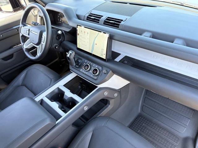 Used 2025 Land Rover Defender 110 X-Dynamic SE image 21