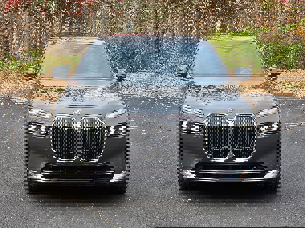 Used 2024 BMW i7 xDrive60 w/ Executive Package image 9