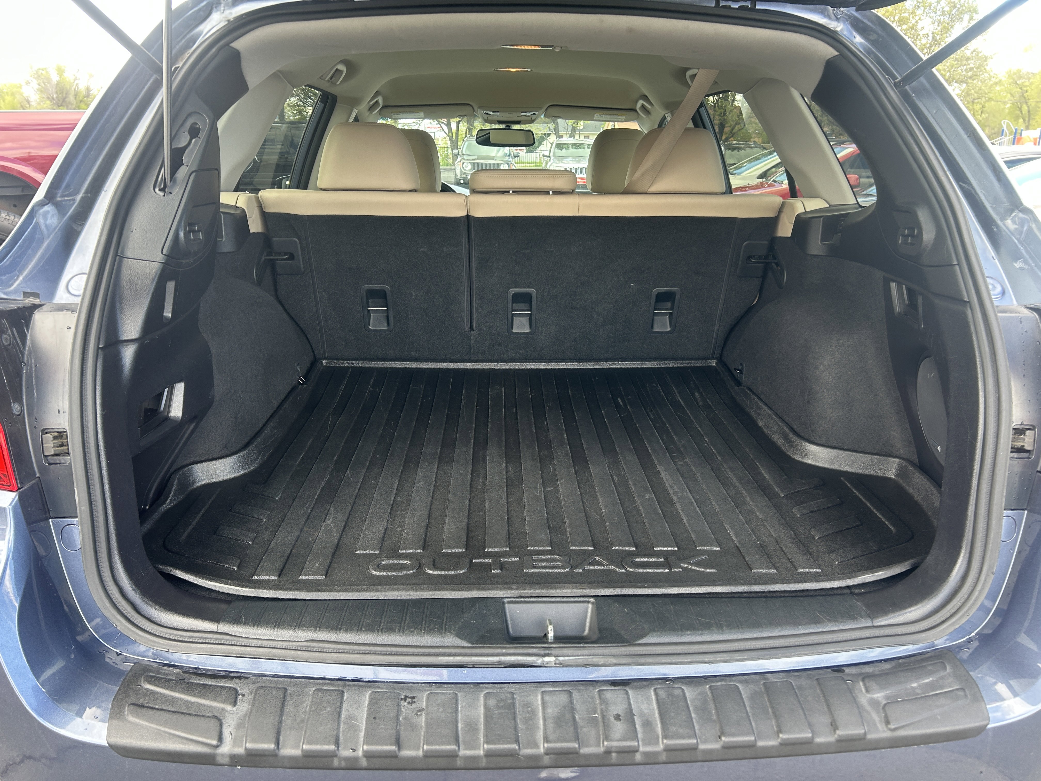 Used 2016 Subaru Outback 2.5i Limited w/ Popular Package #4 image 9