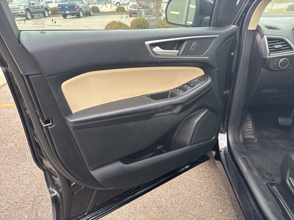 Used 2024 Ford Edge SEL w/ Convenience Package image 7