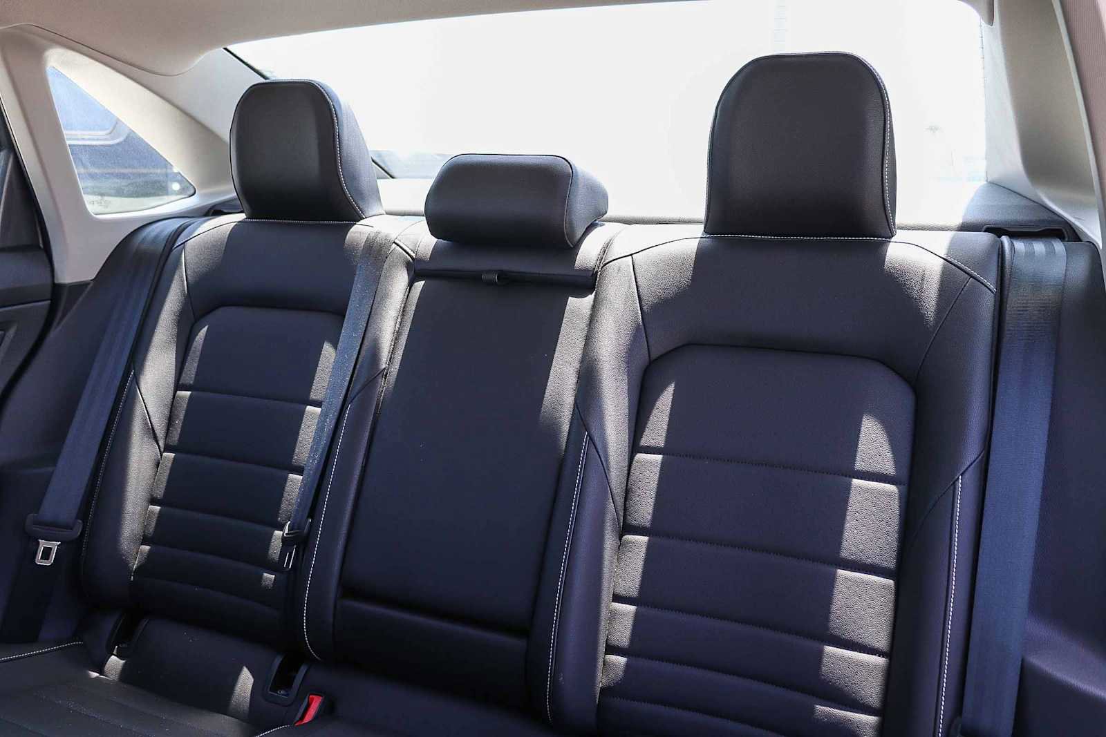 Certified 2023 Volkswagen Jetta SE FWD image 17