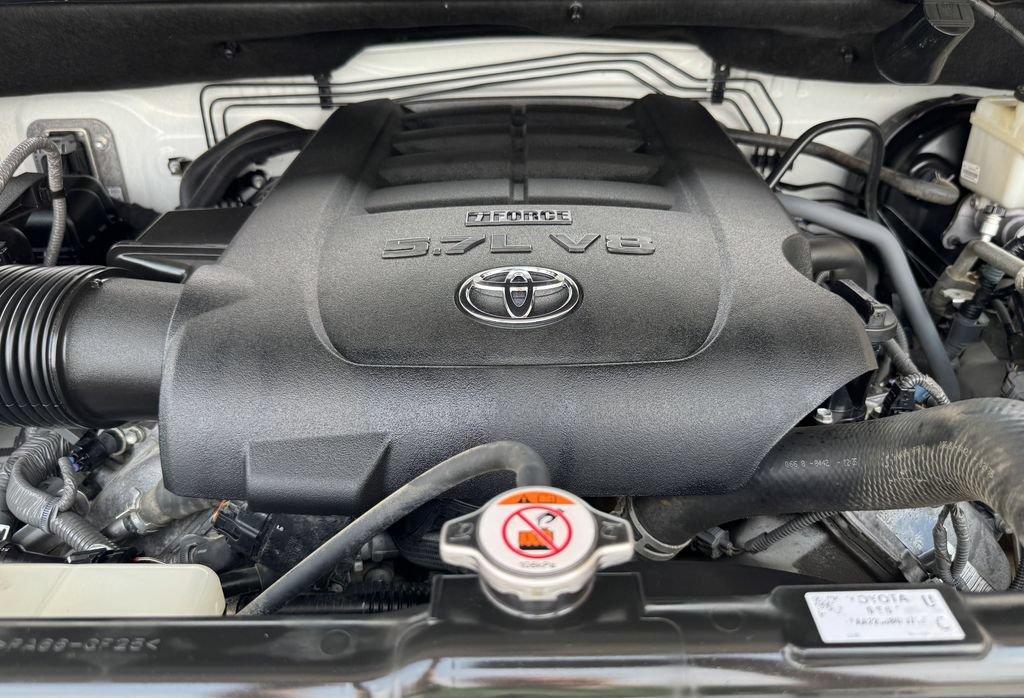 Used 2018 Toyota Tundra SR5 w/ SR5 Upgrade Package AWD/4WD image 10