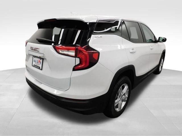 Used 2024 GMC Terrain SLE image 11
