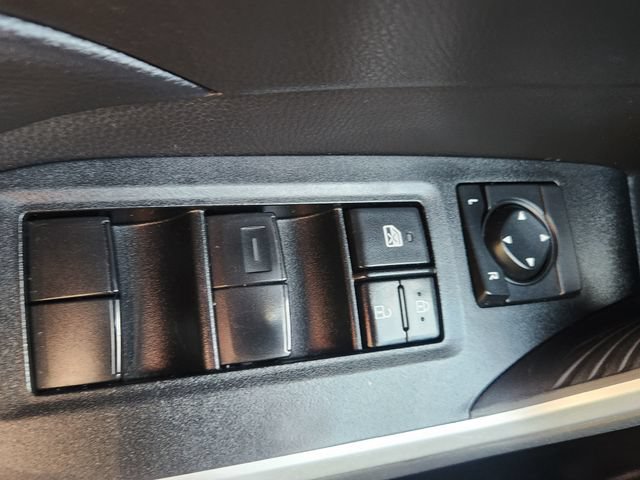 Used 2024 Toyota RAV4 LE FWD image 32