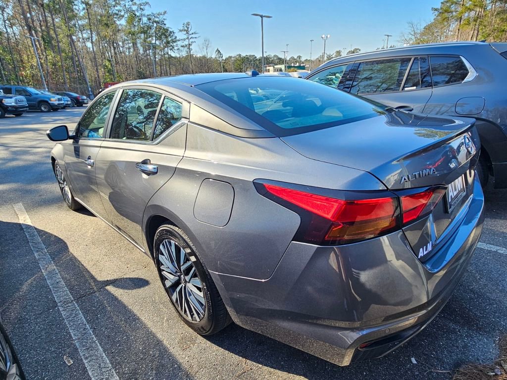 Used 2024 Nissan Altima 2.5 SV image 8