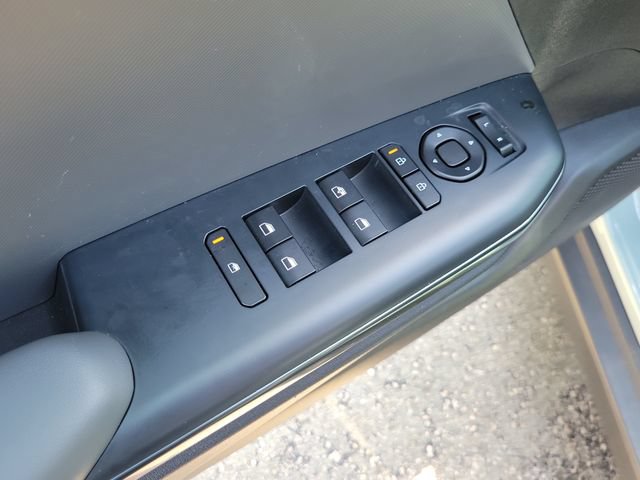 Used 2025 Kia K4 FWD image 16