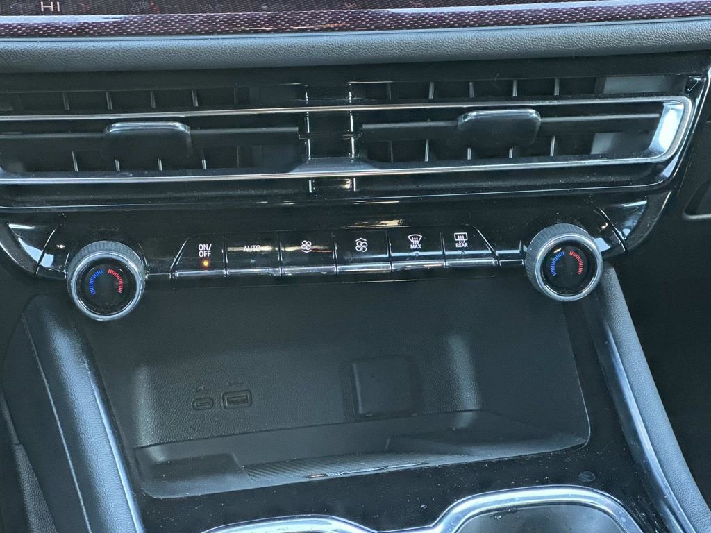 Used 2024 Chevrolet Traverse Z71 image 14