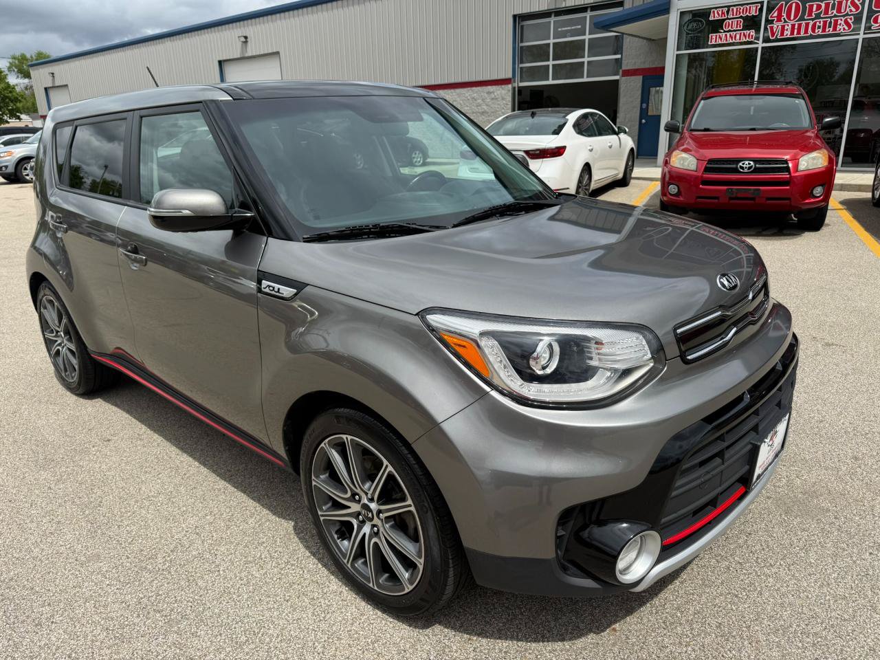 Used 2019 Kia Soul ! w/ Technology Package FWD image 3