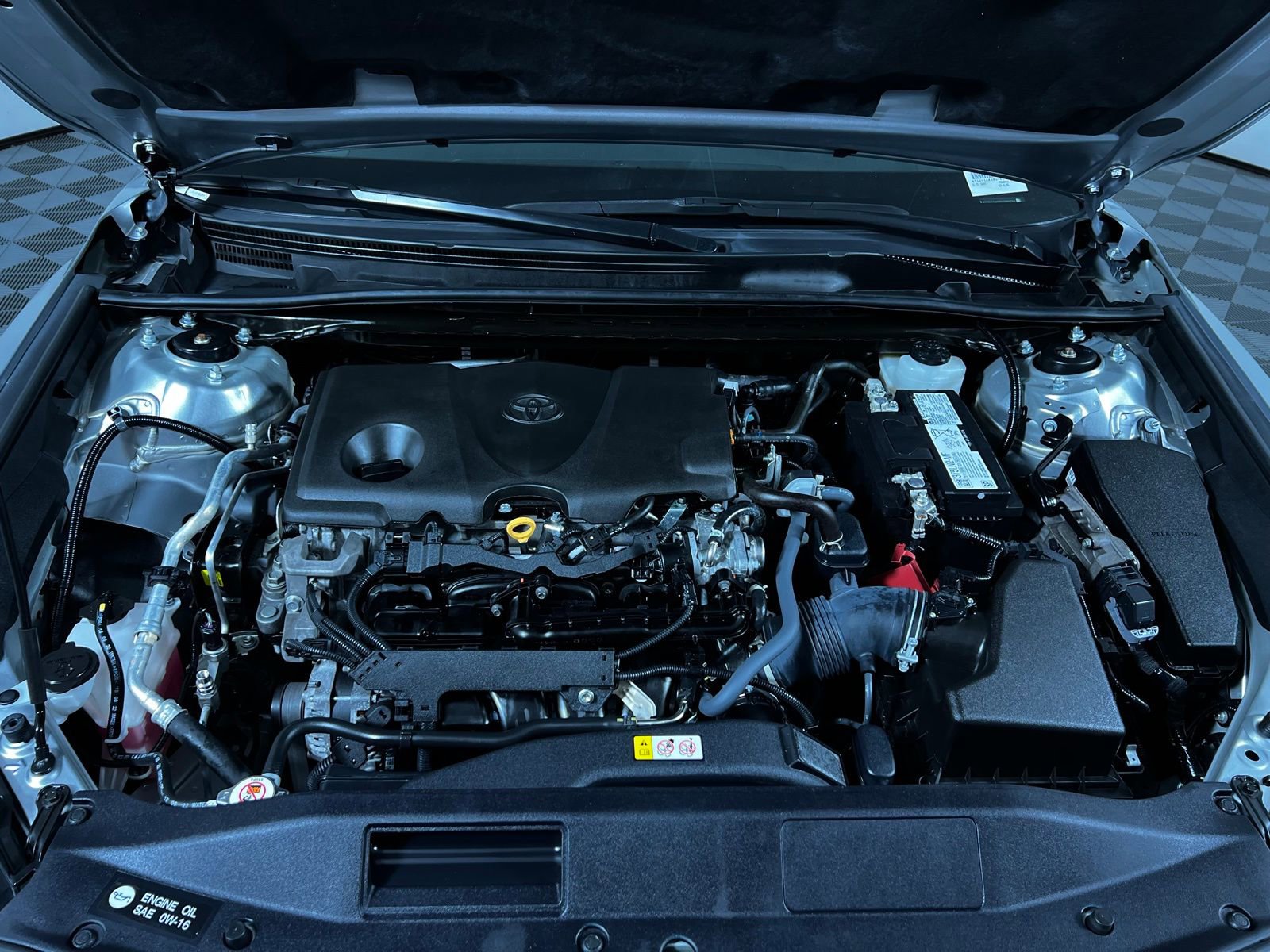 Used 2023 Toyota Camry SE image 9