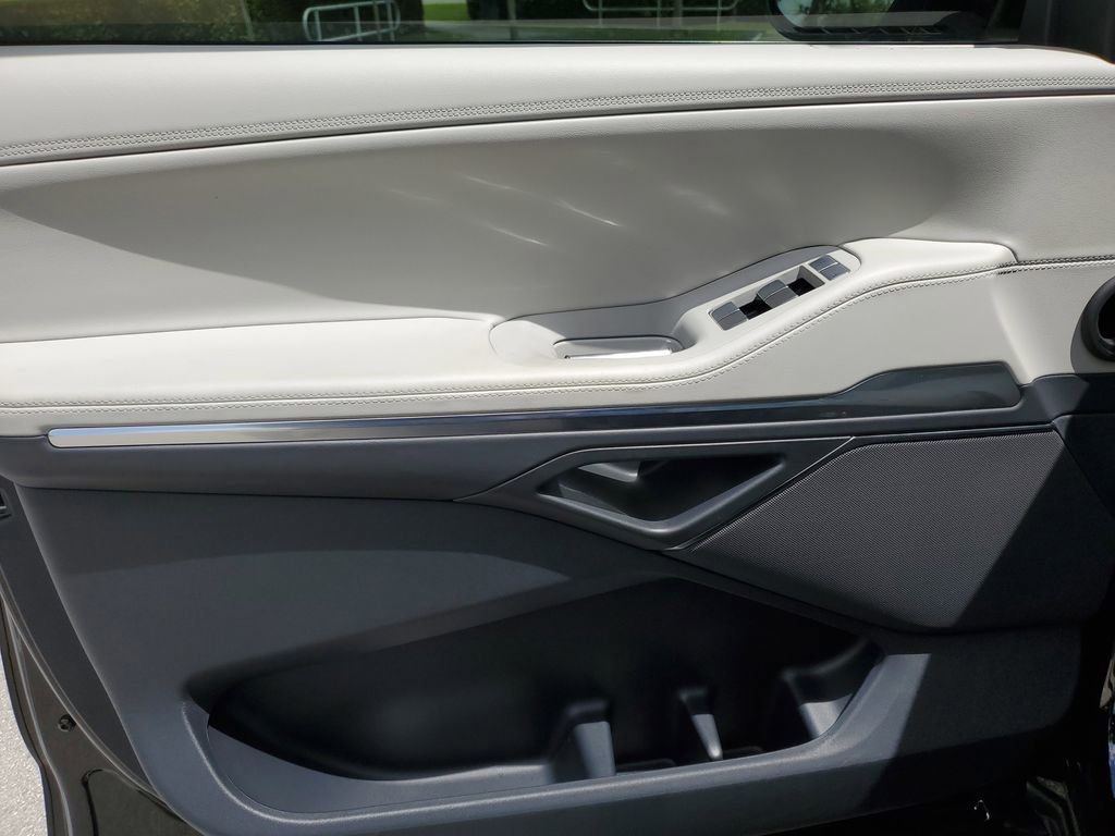 New 2026 Lincoln Navigator Premier AWD/4WD image 18