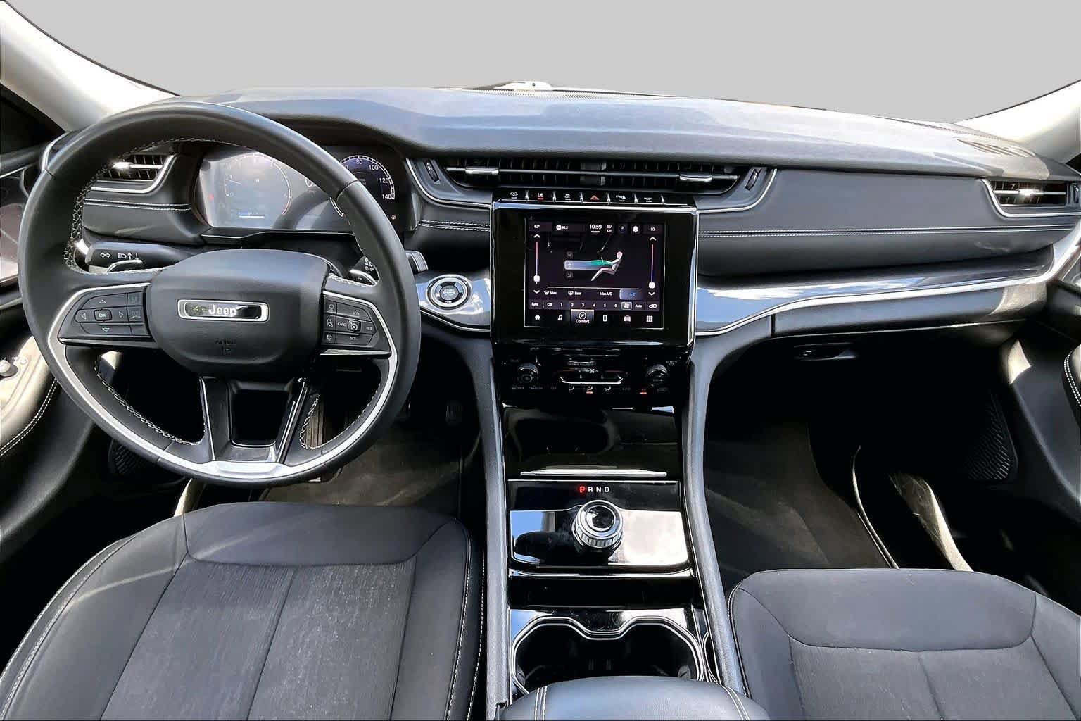 Used 2023 Jeep Grand Cherokee Laredo RWD image 16