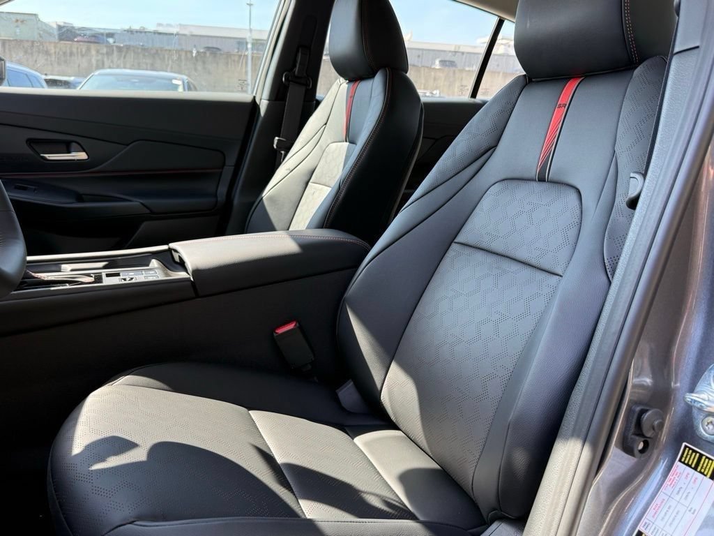 New 2026 Nissan Sentra SR w/ SR Premium Package FWD image 15