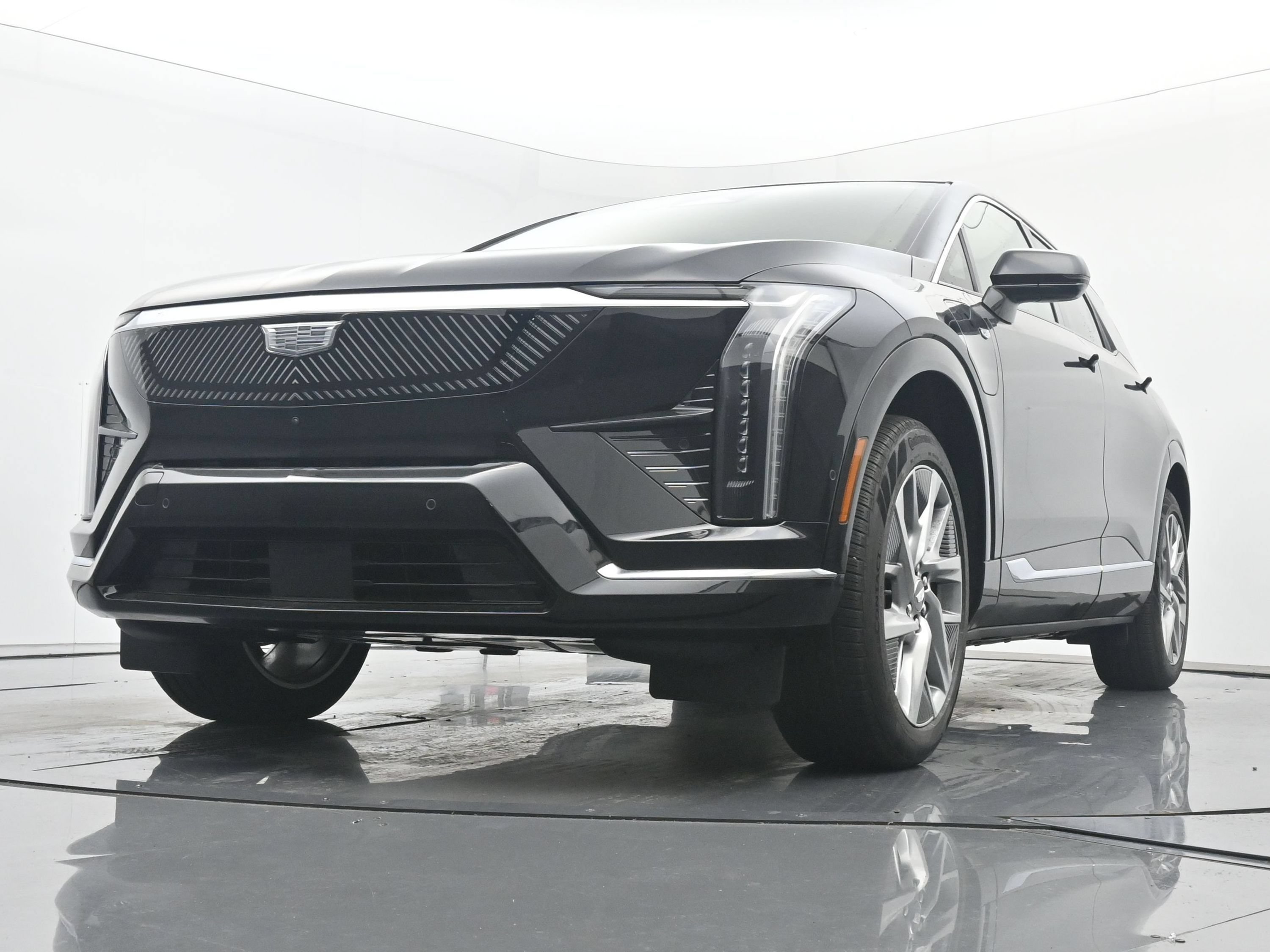 New 2027 Cadillac Optiq Luxury w/ LPO, Floor Liner Package AWD/4WD image 15