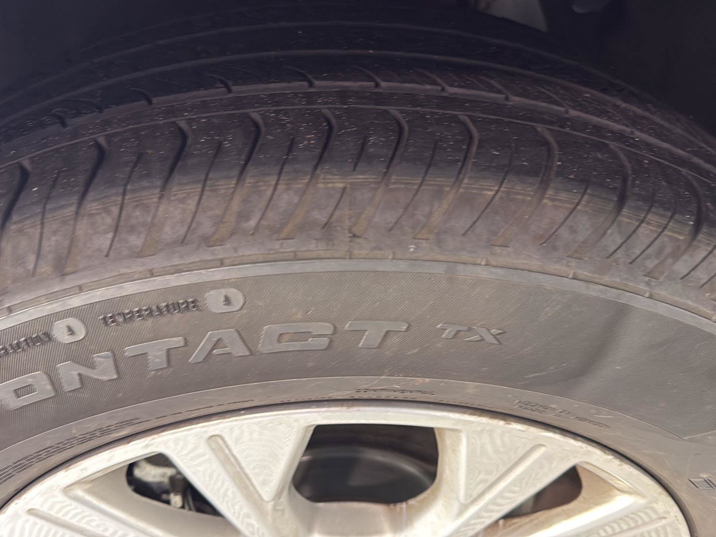Used 2025 Ford Escape Active AWD/4WD image 3