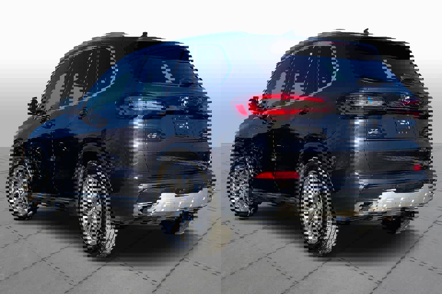 Certified 2022 BMW X5 xDrive40i w/ Premium Package image 11