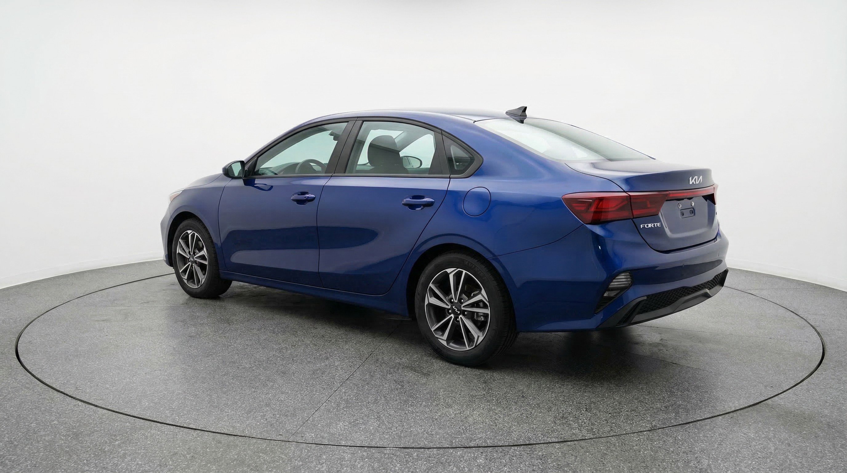 Used 2024 Kia Forte LXS FWD image 6