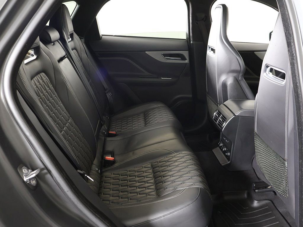 Used 2020 Jaguar F-PACE SVR image 39
