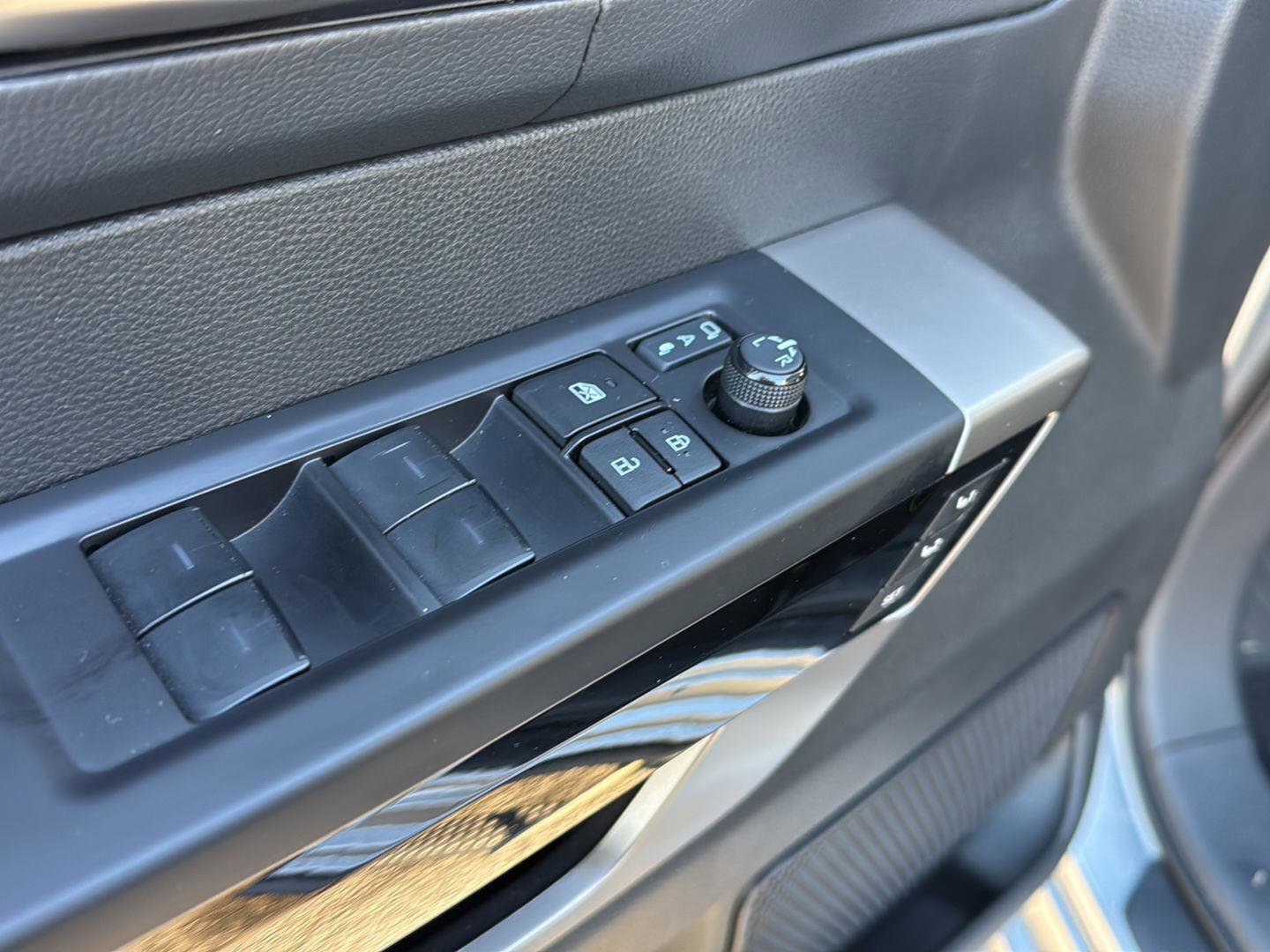 Used 2024 Toyota Tundra Limited image 29