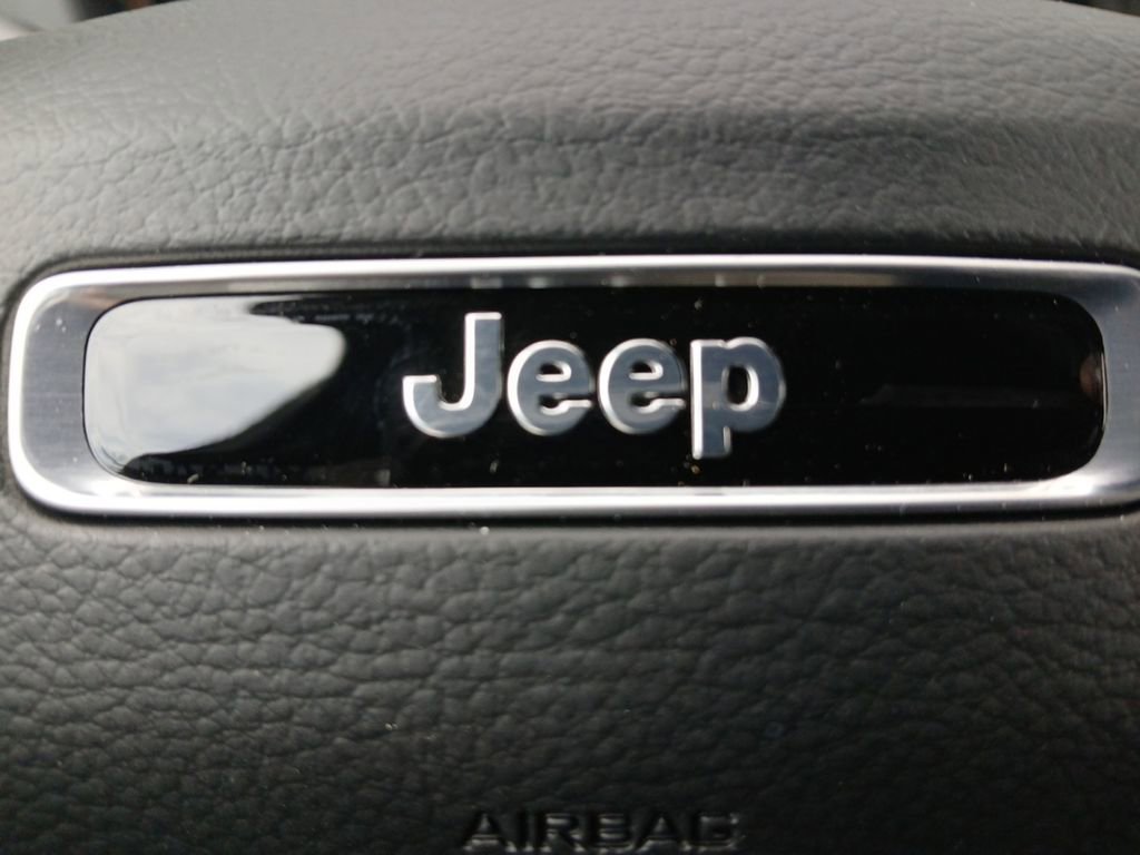 New 2026 Jeep Grand Cherokee Altitude RWD image 5