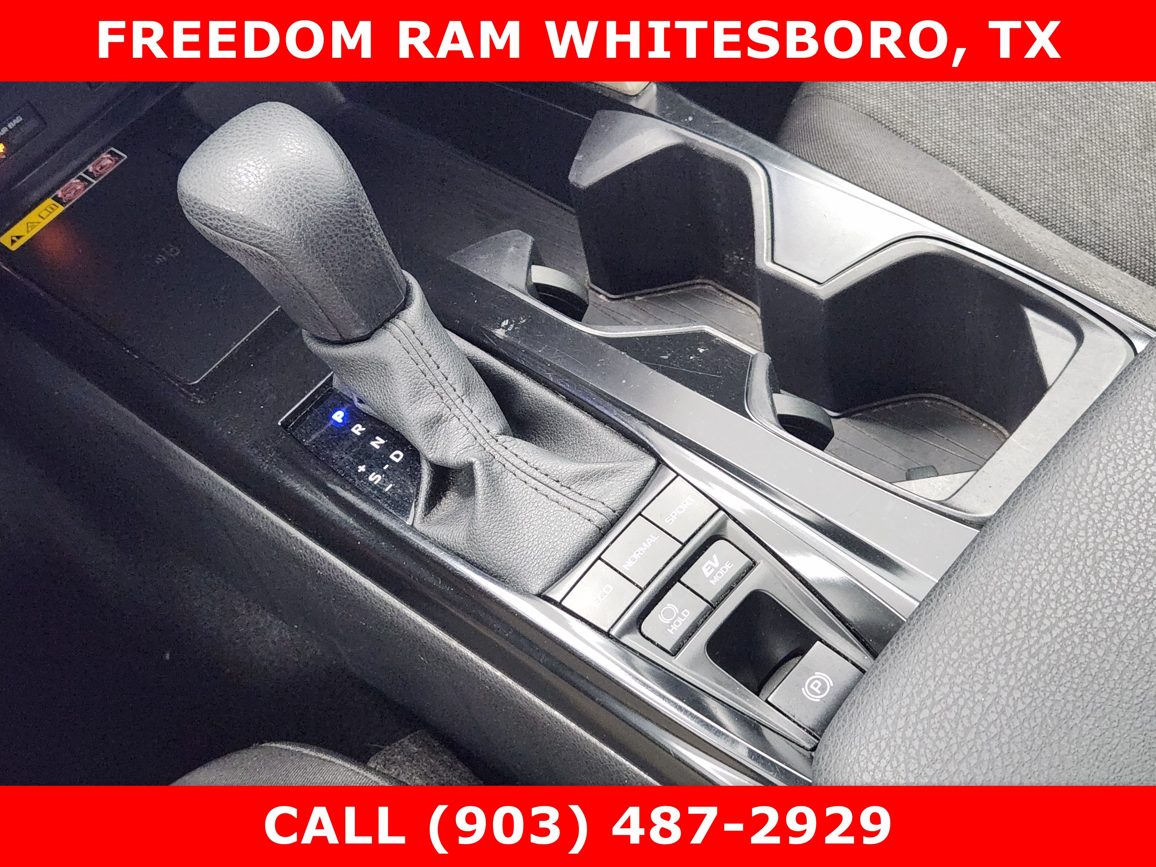 Used 2025 Toyota Camry LE FWD image 14