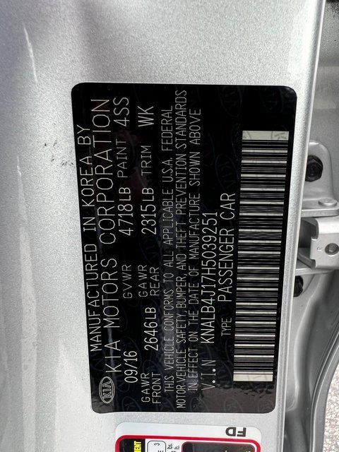 Used 2017 Kia Cadenza Premium image 34