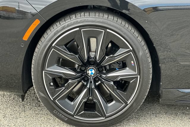 Used 2025 BMW i7 xDrive60 w/ Executive Package AWD/4WD image 33