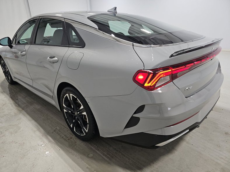 Used 2022 Kia K5 GT-Line AWD/4WD image 4