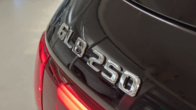 Certified 2026 Mercedes-Benz GLB 250 4MATIC image 9