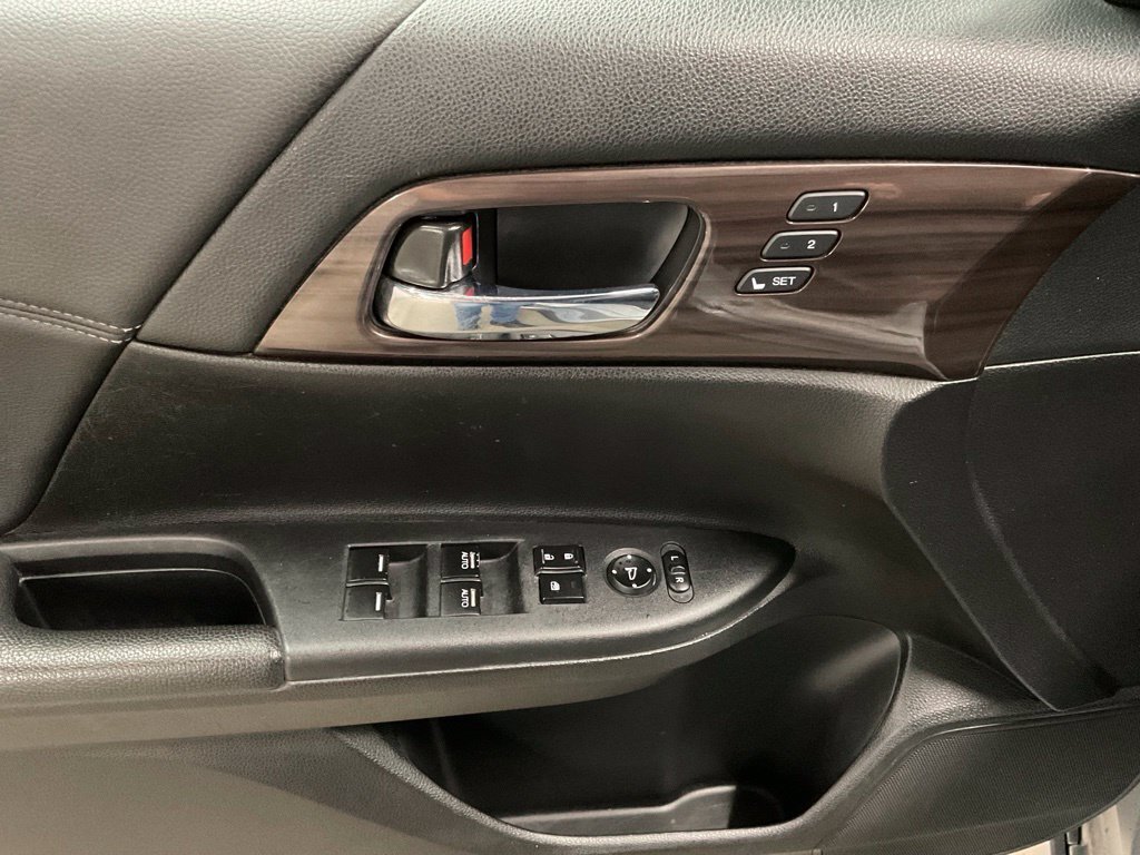 Used 2017 Honda Accord Touring image 20