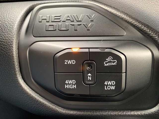Used 2025 RAM 2500 Laramie AWD/4WD image 37