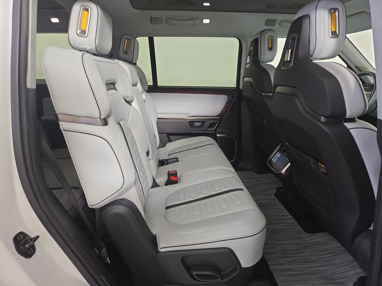 Used 2023 Rivian R1S Launch Edition AWD/4WD image 23