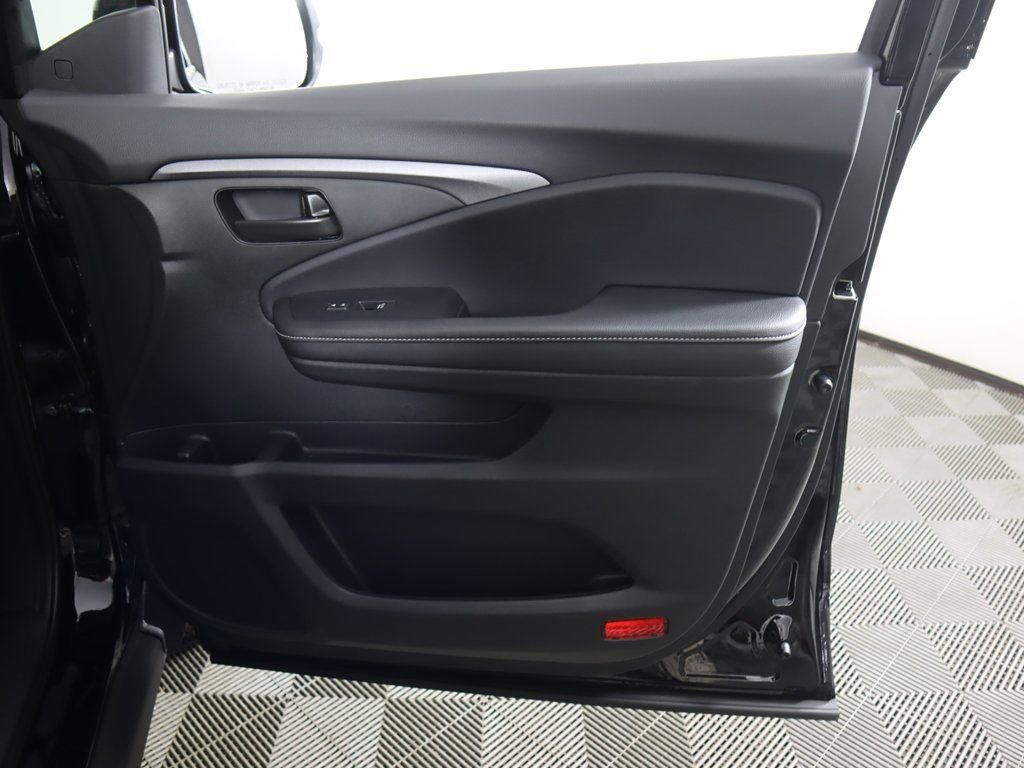 New 2026 Honda Ridgeline Sport image 14