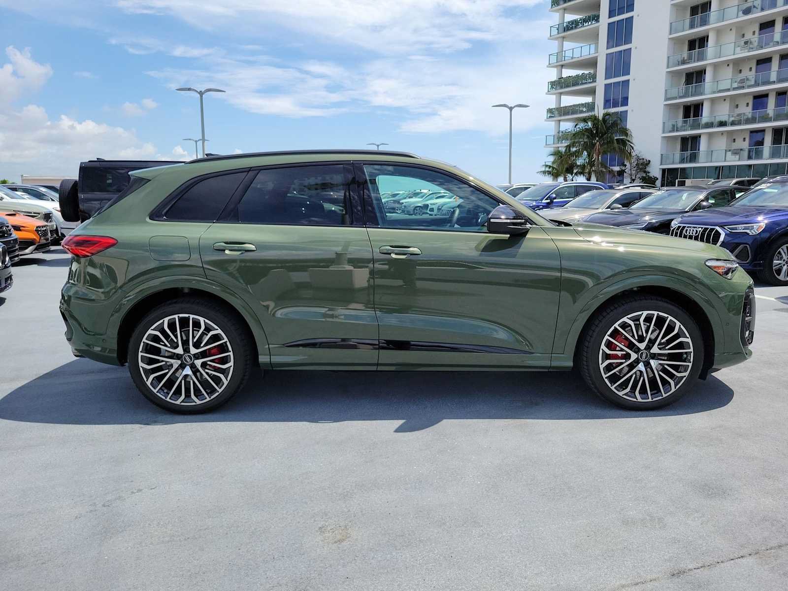 Certified 2025 Audi SQ5 Premium Plus AWD/4WD image 7