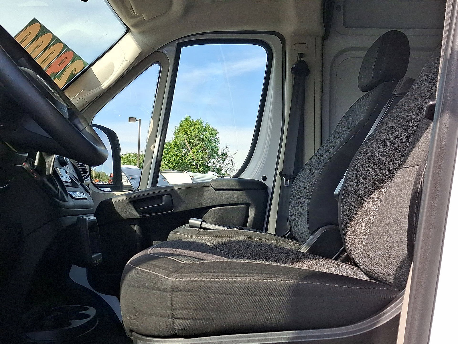 Used 2022 RAM ProMaster 2500 FWD image 11