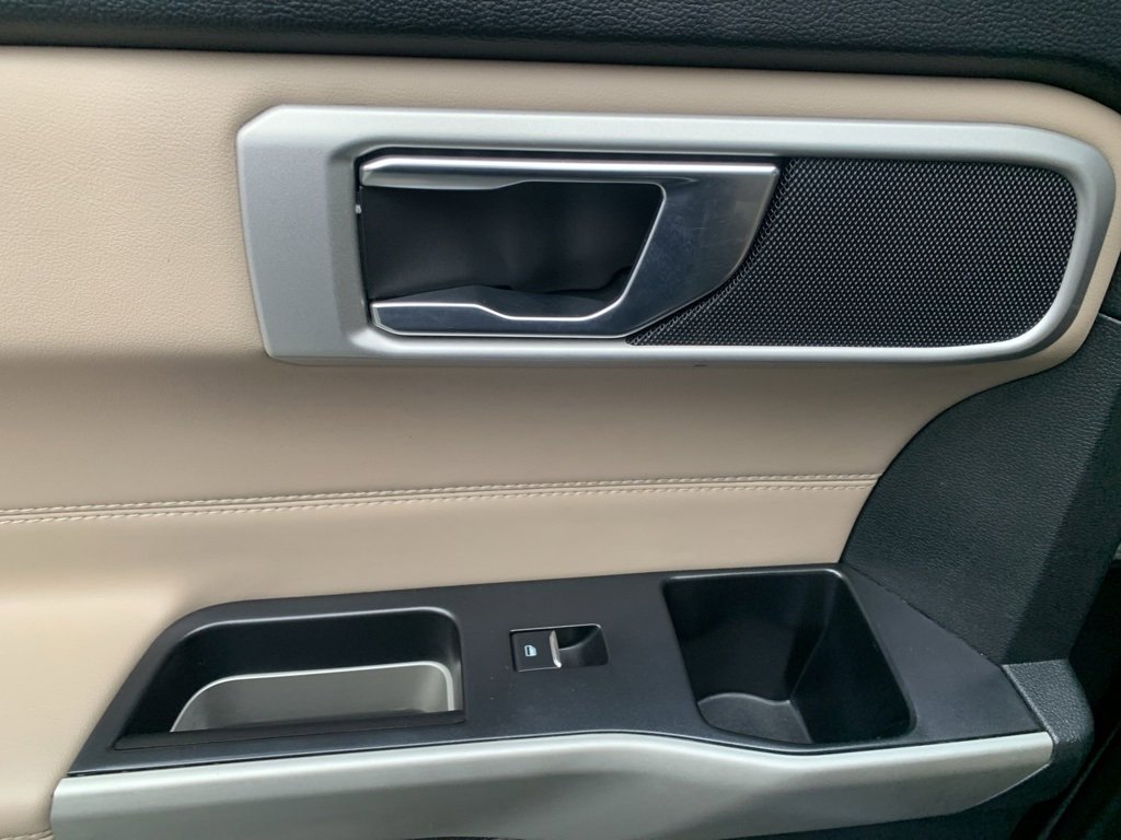 Used 2022 Ford Explorer XLT w/ Equipment Group 202A image 25