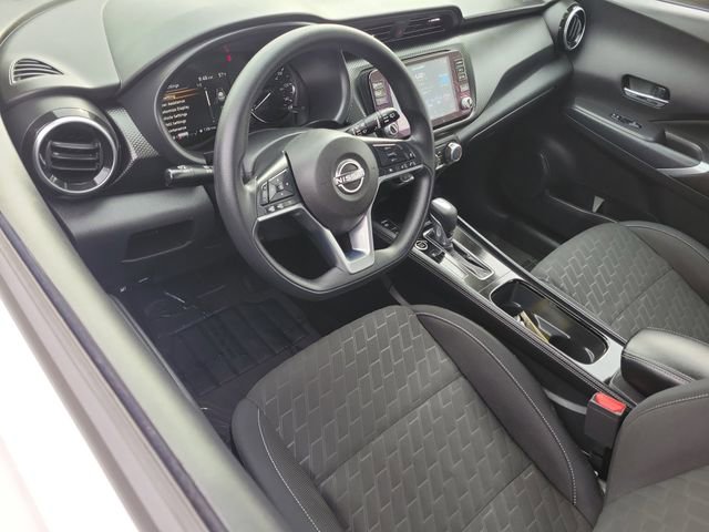 Used 2023 Nissan Kicks SV image 6