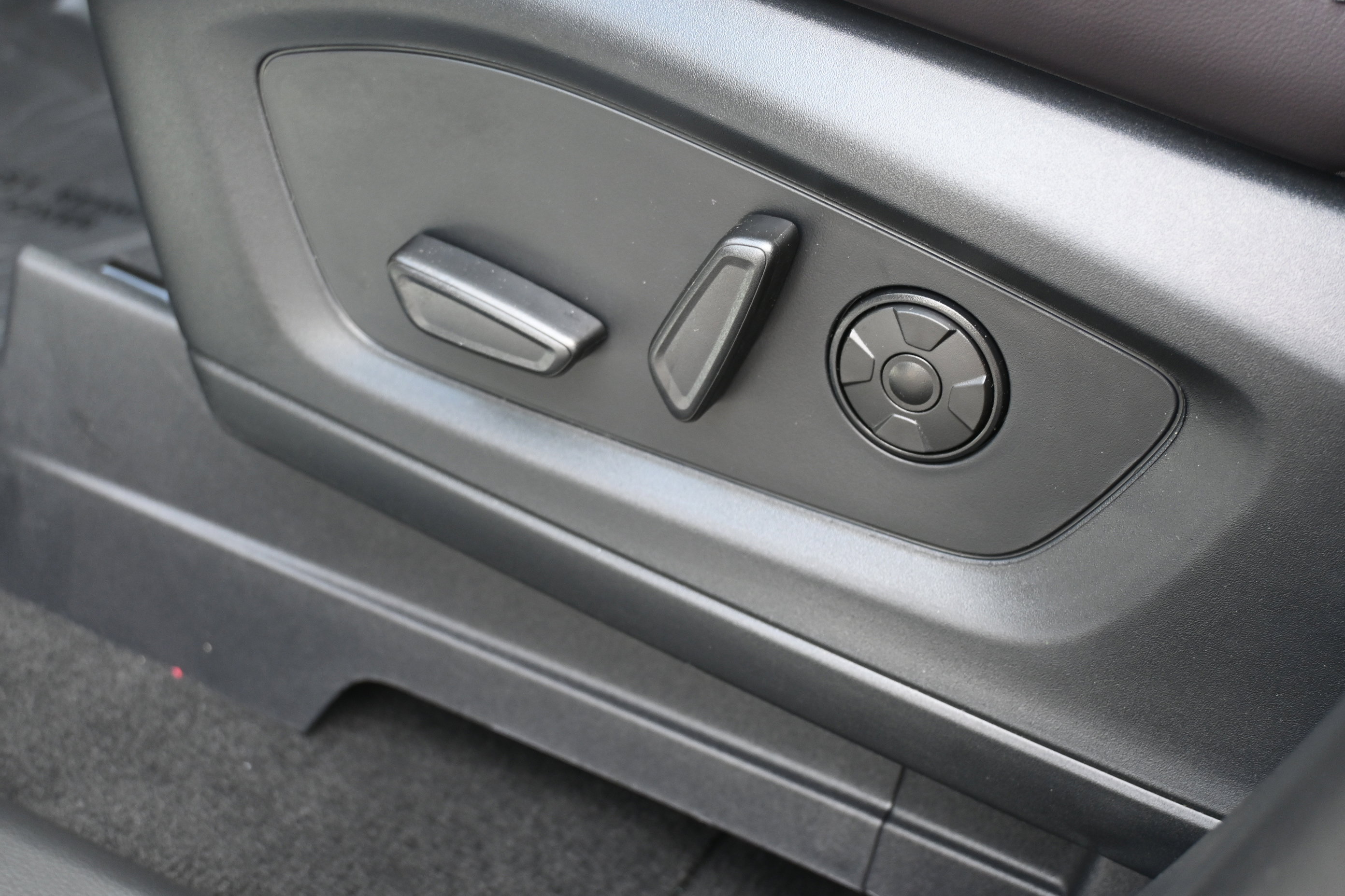 New 2026 Ford Explorer Platinum image 34